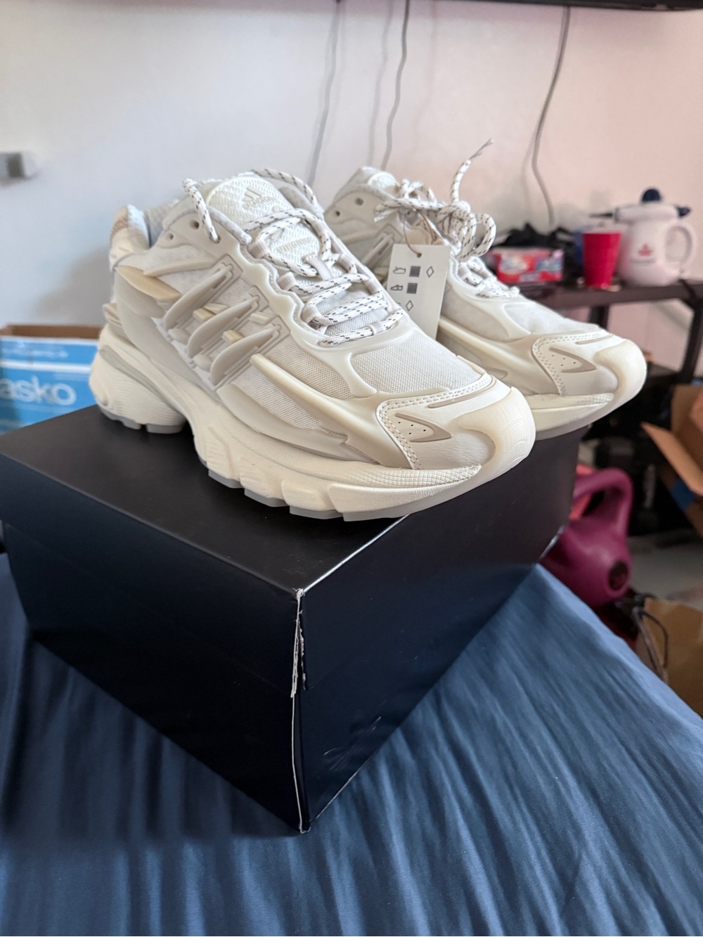 adidas Men's Cream/Off-White Chunky Runner Sneakers